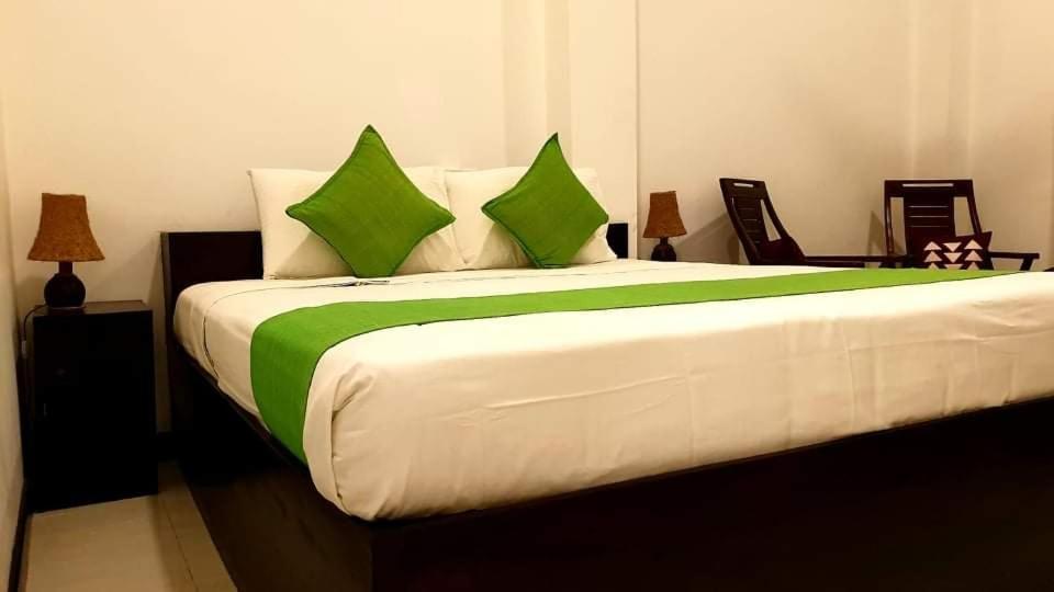 Kithula Boutique Hotel Хикадува Екстериор снимка