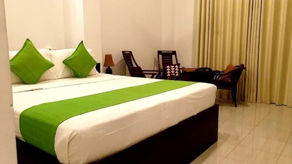 Kithula Boutique Hotel Хикадува Екстериор снимка