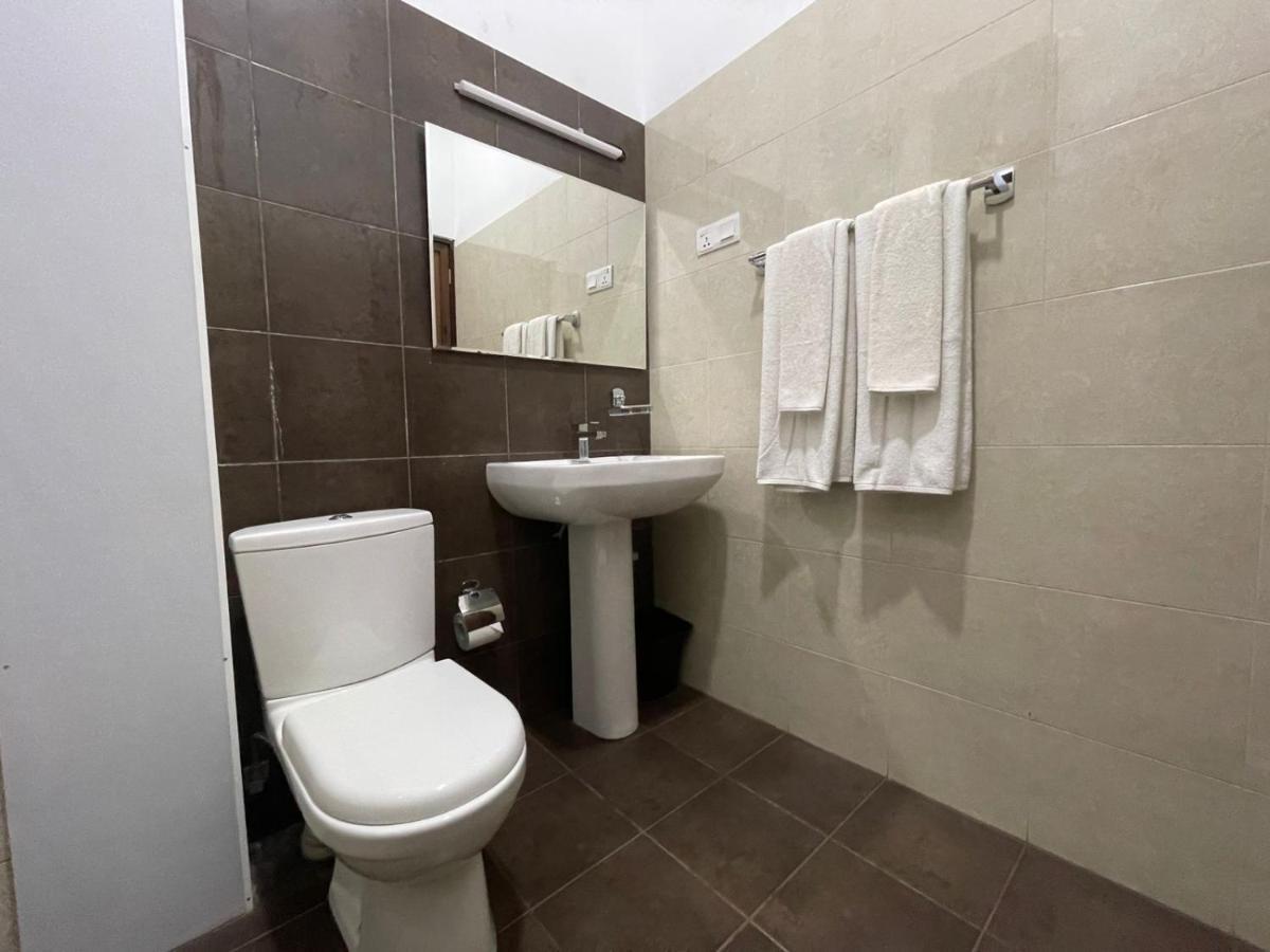 Kithula Boutique Hotel Хикадува Екстериор снимка