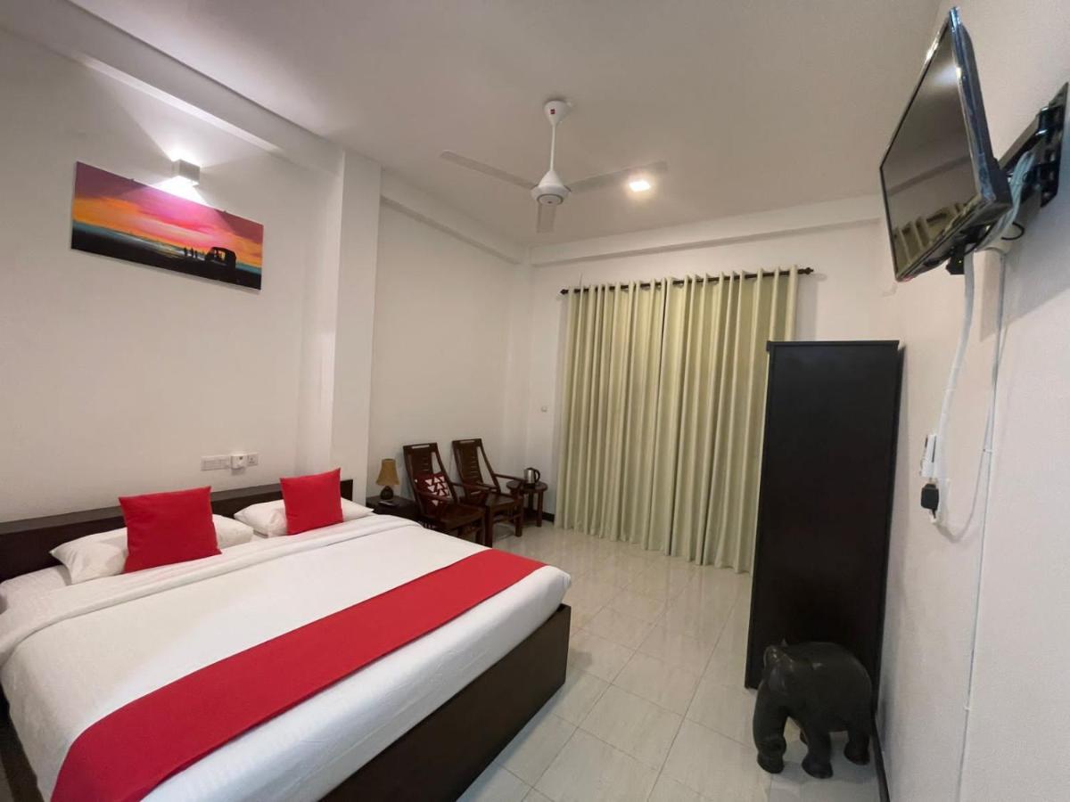 Kithula Boutique Hotel Хикадува Екстериор снимка