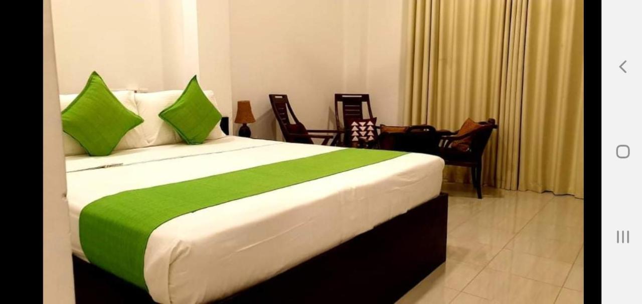Kithula Boutique Hotel Хикадува Екстериор снимка